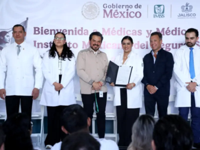 IMSS Jalisco recibe a 700 médicos especialistas para fortalecer la atención