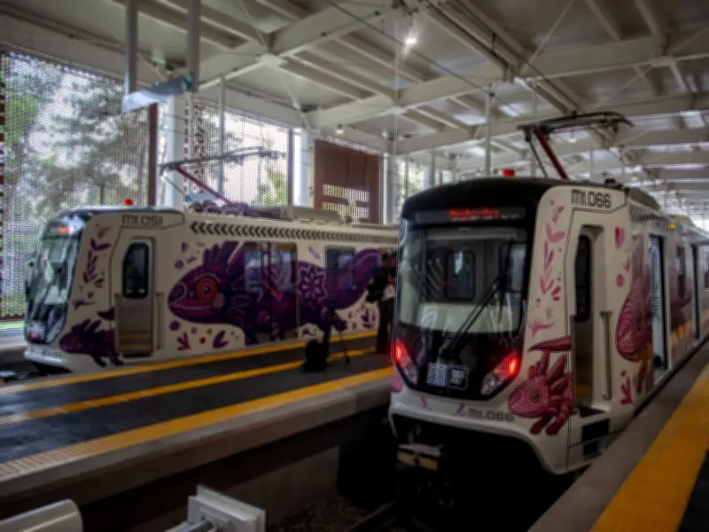 Inauguran en CDMX el Tren Ligero El Ajolote, un símbolo de identidad