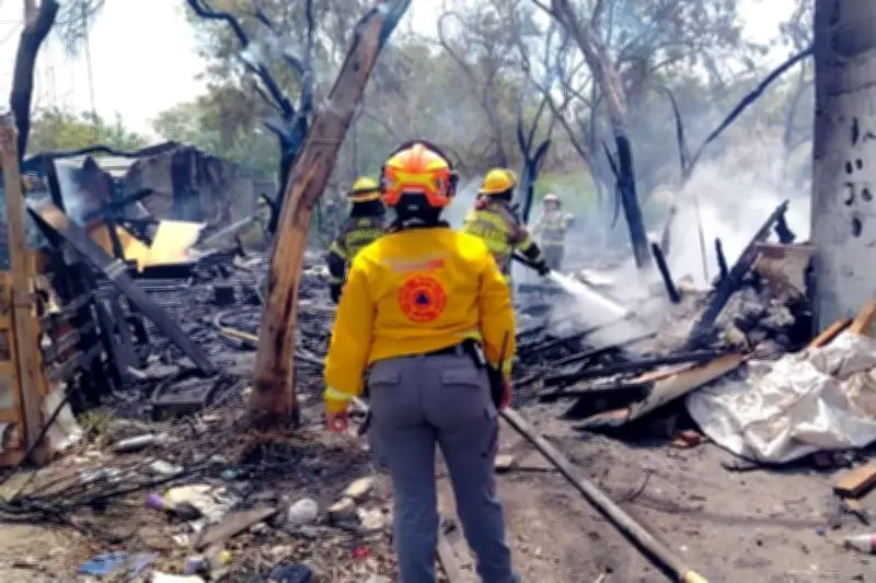 Incendio arrasa con cinco tejabanes en el norte de México
