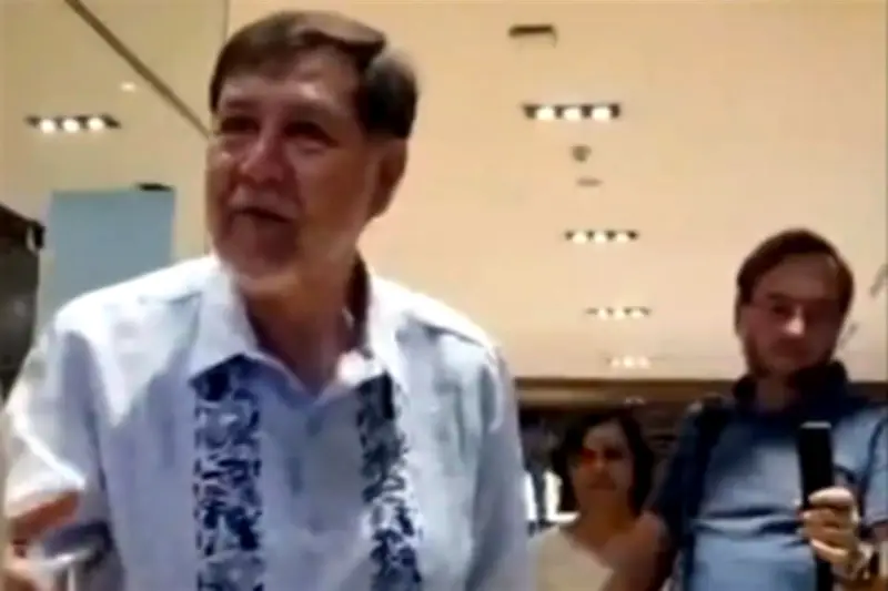 Increpan a Noroña: le gritan 'narco' en restaurante