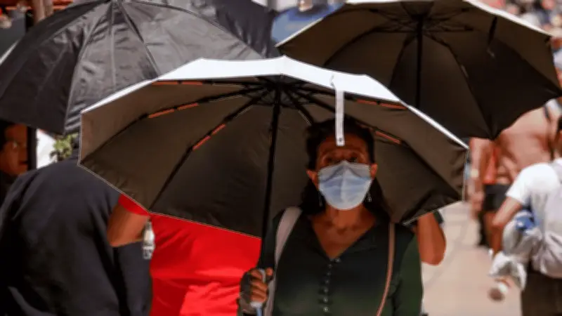 Inicia temporada de ciclones con lluvias fuertes en 25 estados; calor continúa