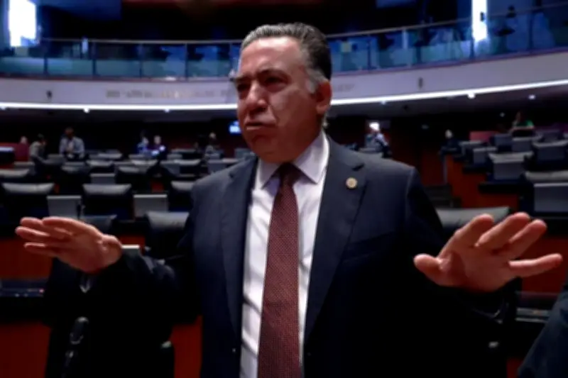 Inzunza no va a Permanente; PT pide no esconderse