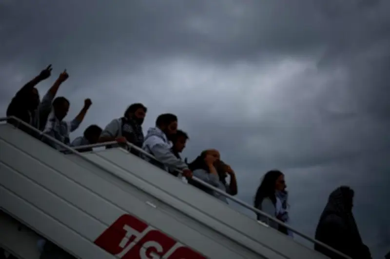 Israel deporta a activistas de la flotilla de Gaza
