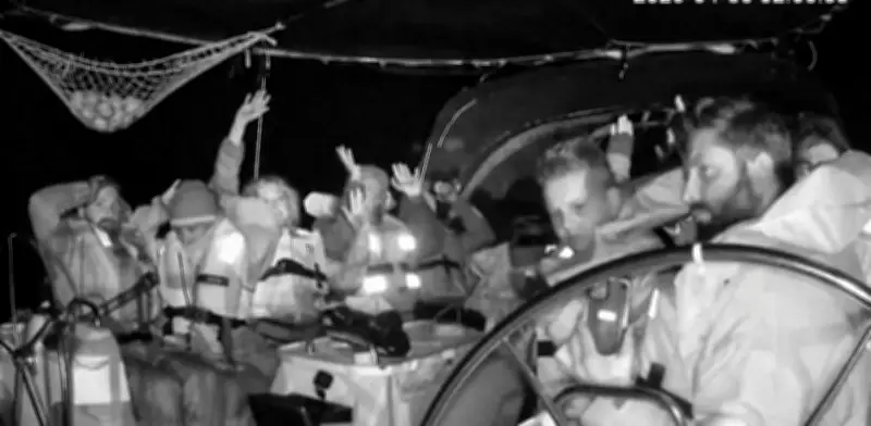 Israel interrogará a activistas latinos de flotilla humanitaria interceptada