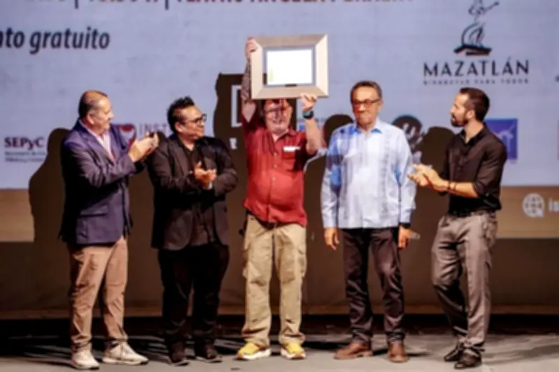 Jaime Camarena recibe el Premio de Danza José Limón