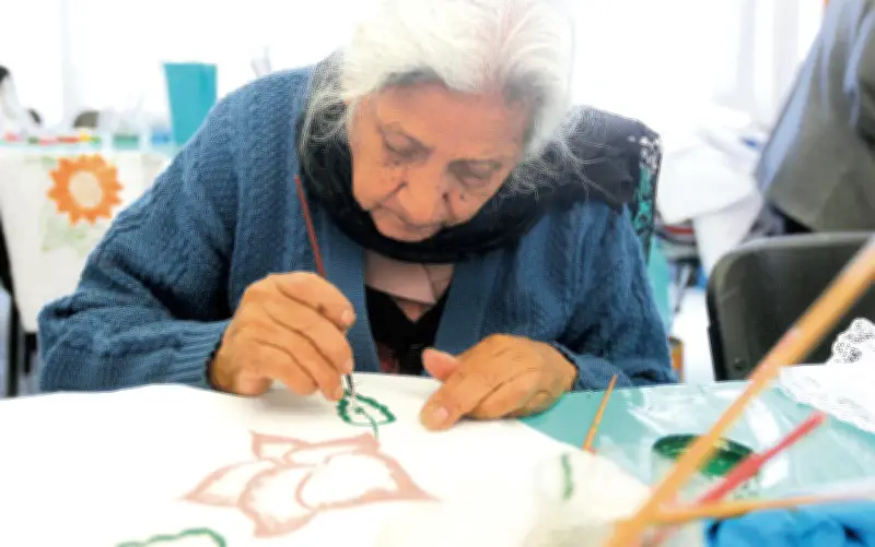 Jalisco amplía apoyos a jefas de familia