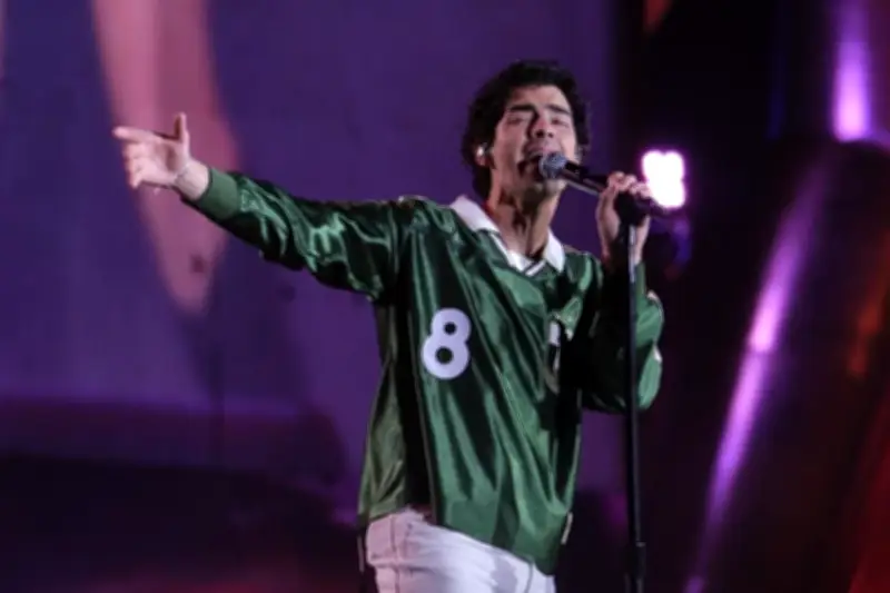 Jonas Brothers se ponen muy mexicanos en el Emblema