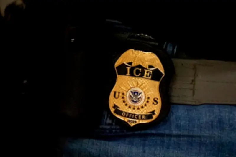 Juez dictamina que ICE violó límites de arrestos en Colorado