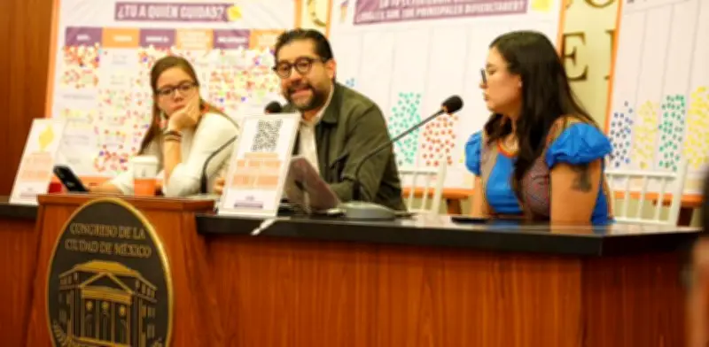 Jóvenes en periferia de CDMX sufren pobreza de tiempo por cuidados