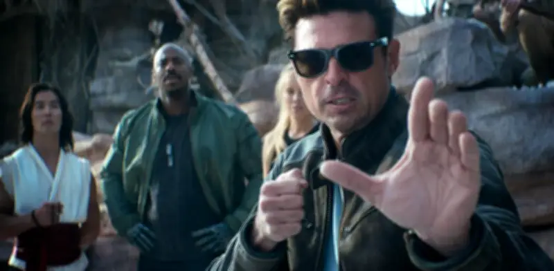 Karl Urban: Mis hijos me pidieron no arruinar a Johnny Cage en Mortal Kombat II