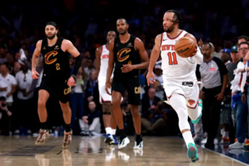 Knicks remontan 22 puntos y vencen a Cavs en tiempo extra