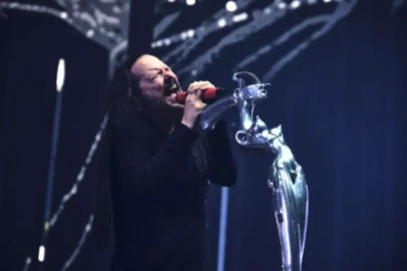 Korn sacude a mexicanos en el Palacio de los Deportes