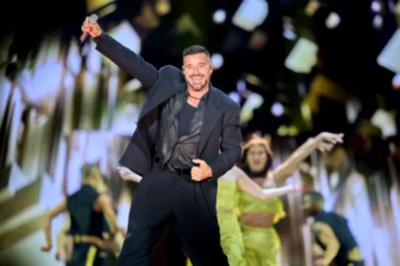 Lanzan gas lacrimógeno a Ricky Martin durante concierto en México