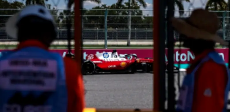 Leclerc lidera práctica en Miami; Checo Pérez es 18
