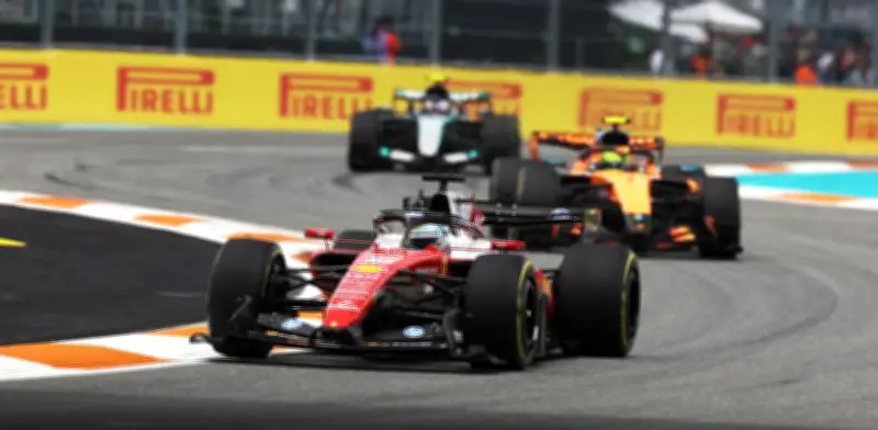Leclerc se culpa por error inaceptable en última vuelta en Miami
