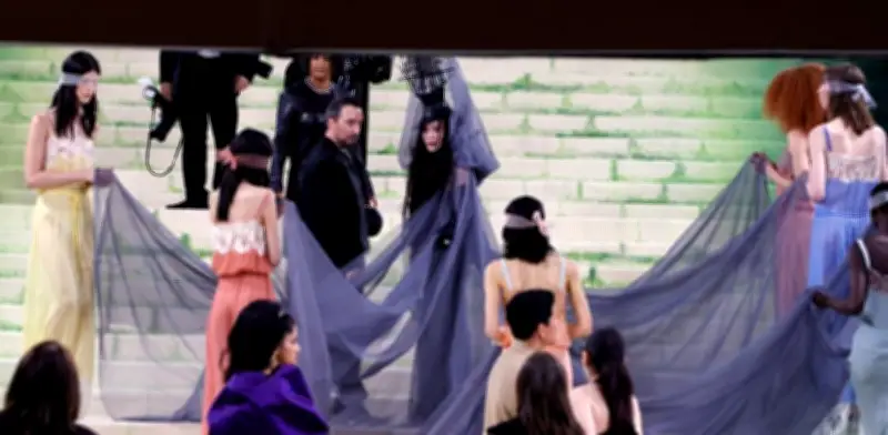 Madonna rinde homenaje a Leonora Carrington en la Met Gala 2026