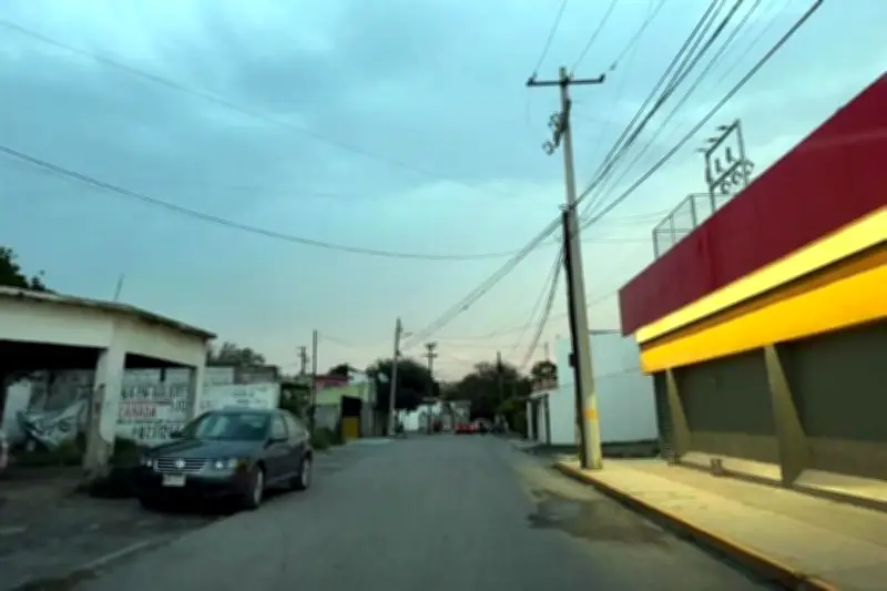 Madre halla a su hijo asesinado a balazos en la calle