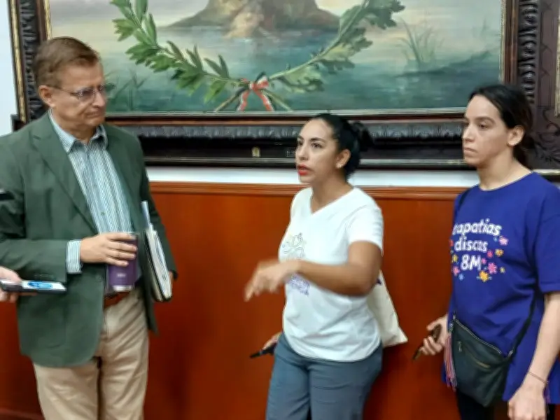 Madres autismo frenan ley en Jalisco; piden salud, no DIF