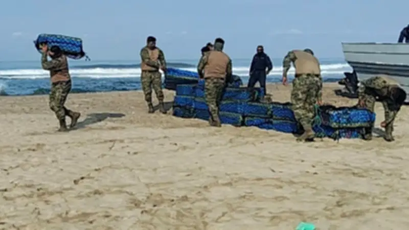 Marina asegura 26 bultos de cocaína en Guerrero y suma cuarto golpe en el Pacífico
