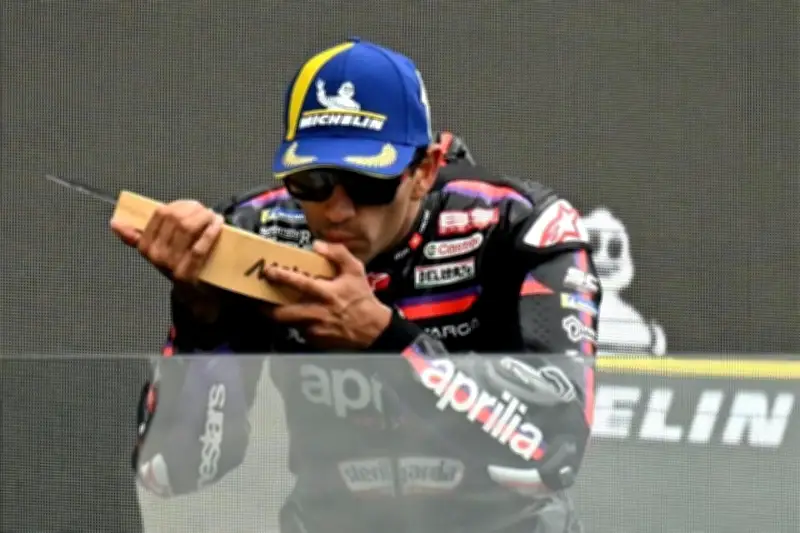 Martín logra emotiva victoria en MotoGP en Sachsenring