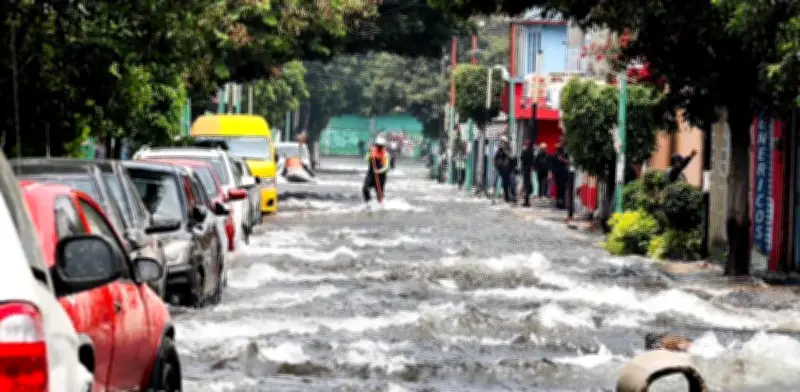 Mega fuga de agua inunda Iztapalapa y Tláhuac en CDMX