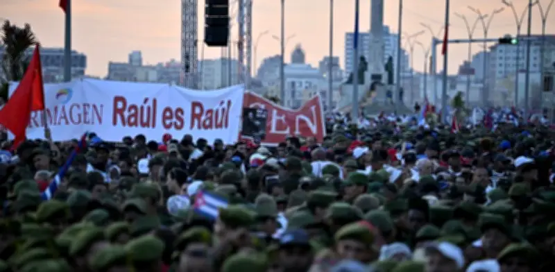 Miles de cubanos protestan contra imputación de Raúl Castro en La Habana
