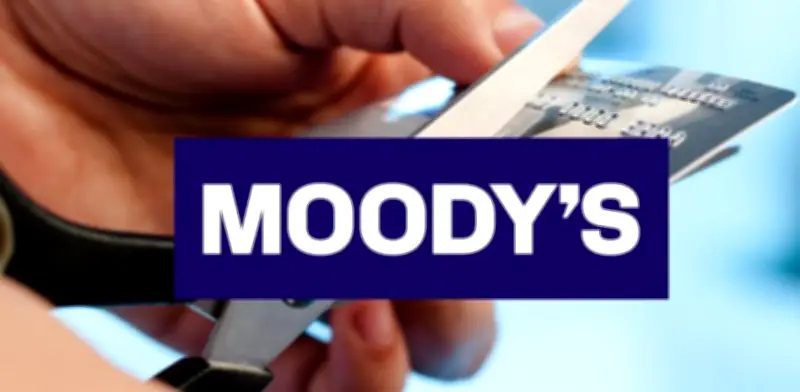 Moody's rebaja calificaciones de 8 bancos en México por riesgo soberano