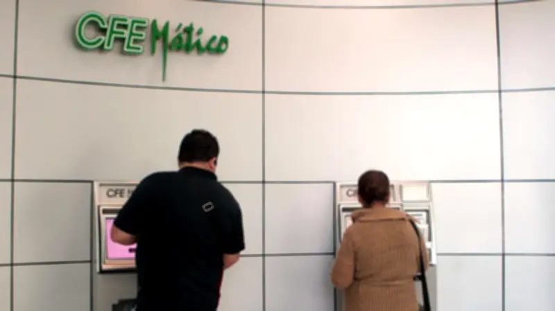 Moody's recorta calificación de CFE tras baja soberana de México