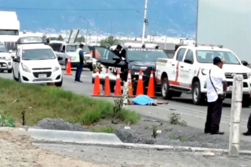 Muere atropellado al cambiar llanta en carretera de NL