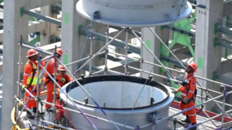 Muere ingeniero de Pemex por explosión en refinería de Salina Cruz