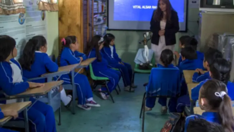 México: 2 millones de docentes para 32 millones de alumnos, ¿son suficientes?