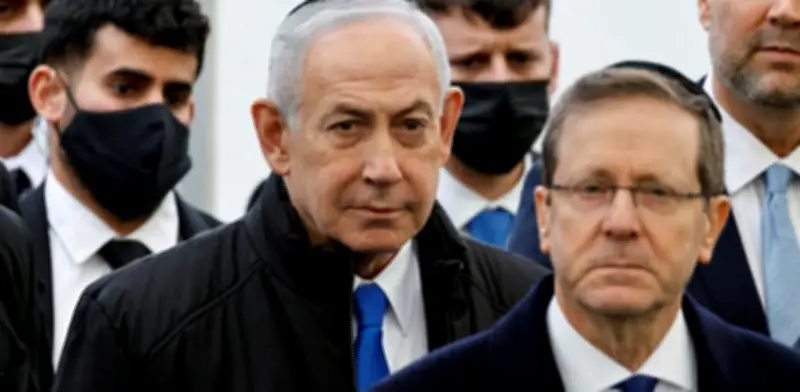 Netanyahu critica a ministro por video de activistas arrodillados