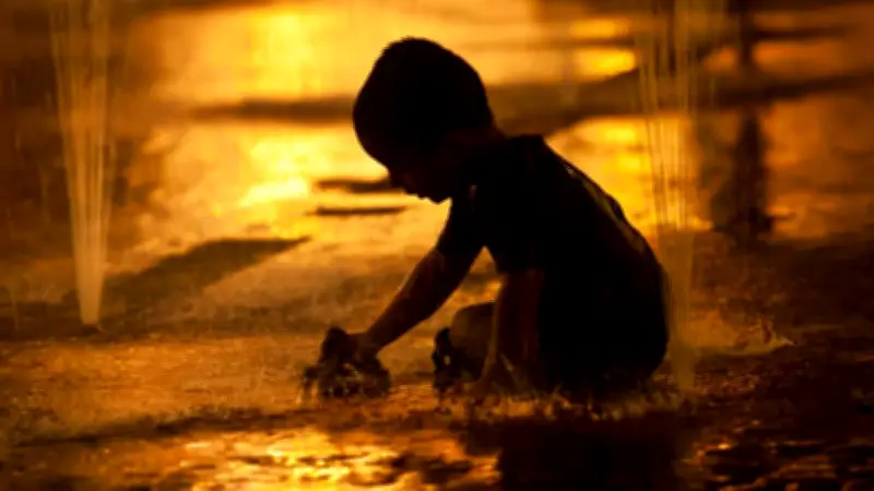 Niños olvidados en autos: ola de calor cobra vidas en México