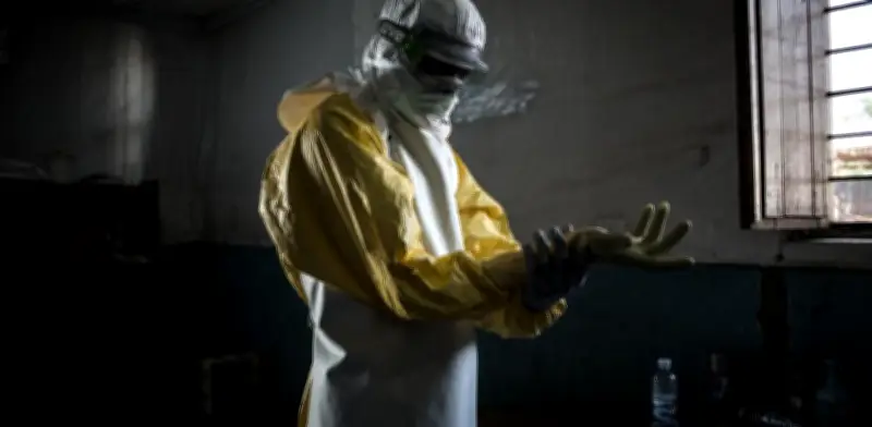 OMS declara emergencia sanitaria por brote de ébola en África