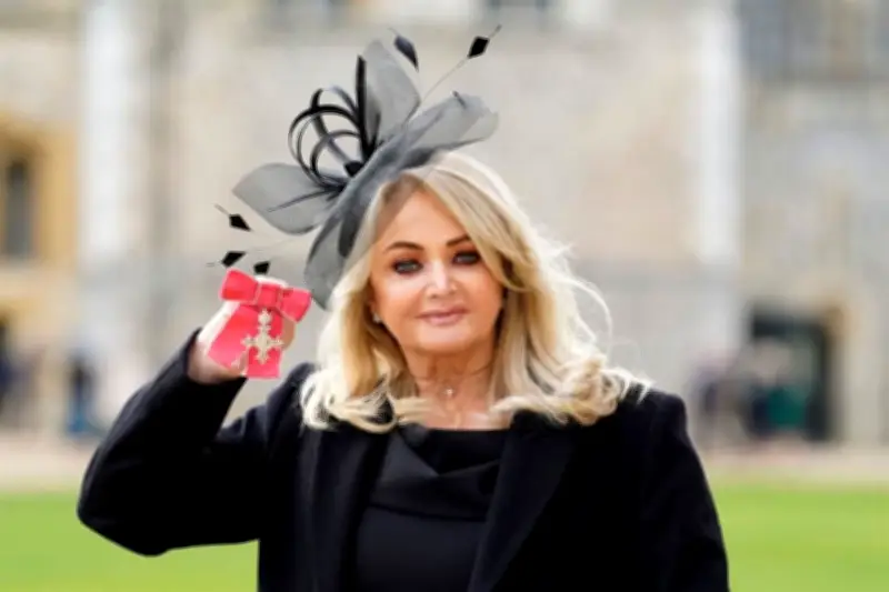 Operan de emergencia a Bonnie Tyler; su estado es estable