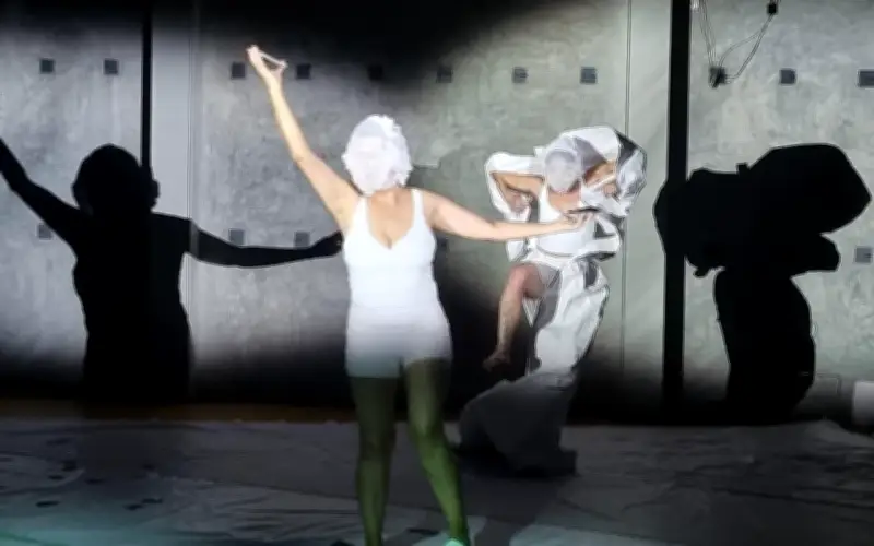 Otoña: la experimental experiencia femenina de crecer