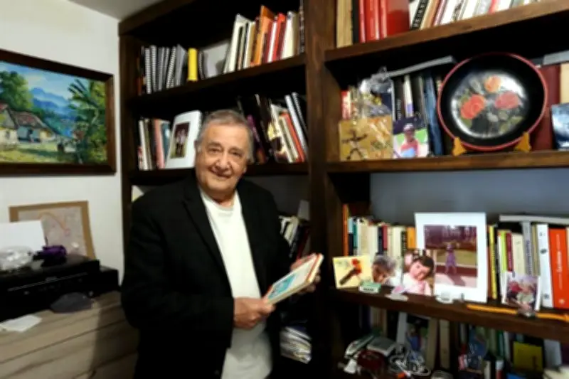 Otorgan a Alberto Dallal la Medalla Bellas Artes en México