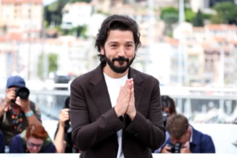 Ovacionan película de Diego Luna en Cannes por 5 minutos