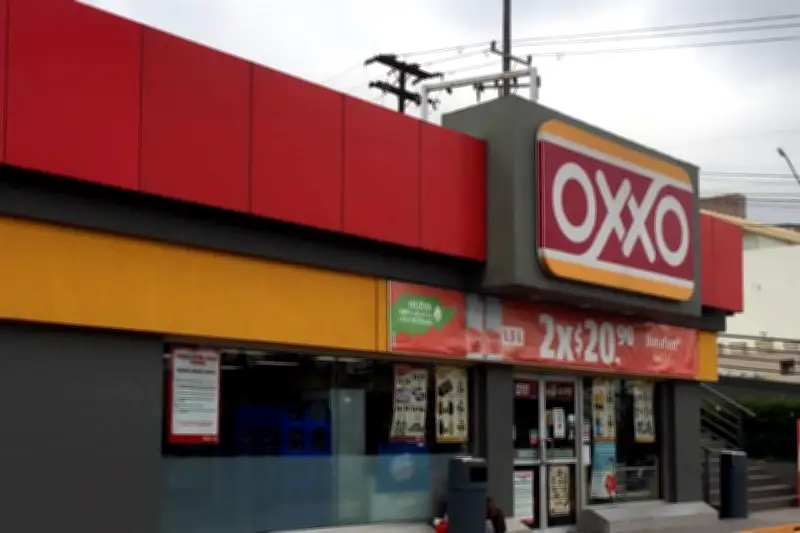 Oxxo y La Comer lideran ventas minoristas en México durante 2025