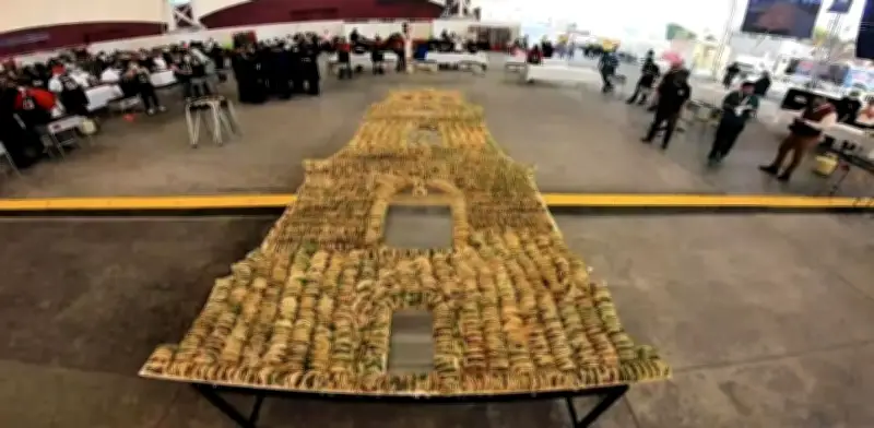 Pachuca rompe récord Guinness con tacos monumentales