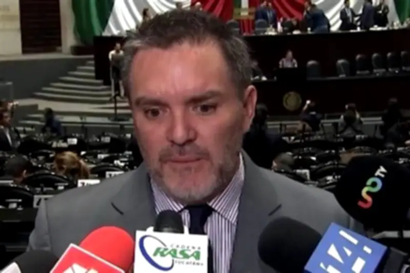 PAN solicita alerta migratoria contra Rocha Moya