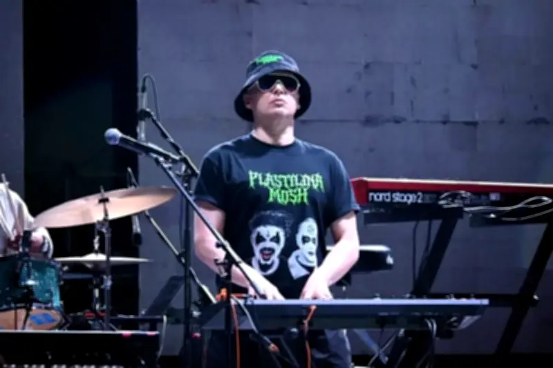 Plastilina Mosh ofrece concierto inolvidable en México
