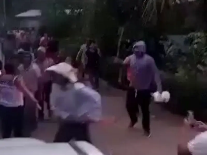 Pobladores intentan linchar a alcalde en Hueyapan, Puebla