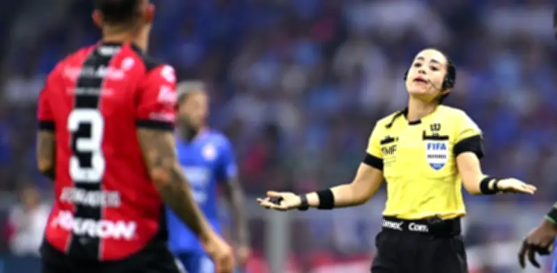 Polémica mano de Campos en Cruz Azul vs Atlas desata críticas