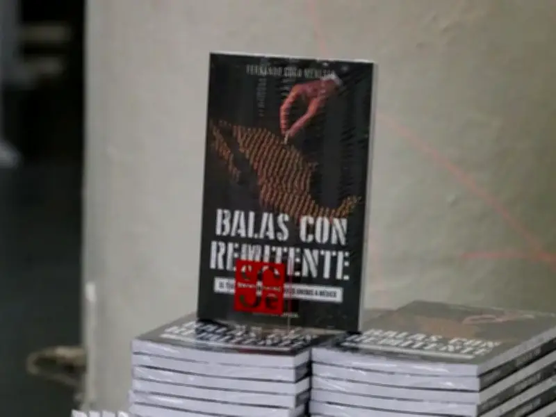 Presentan libro sobre tráfico de armas de EU a México