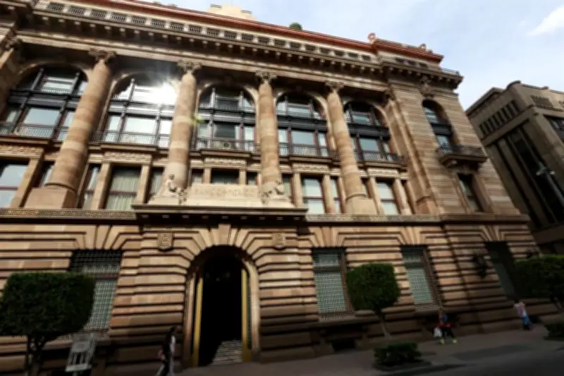 Prevén última baja de Banxico ante débil actividad económica