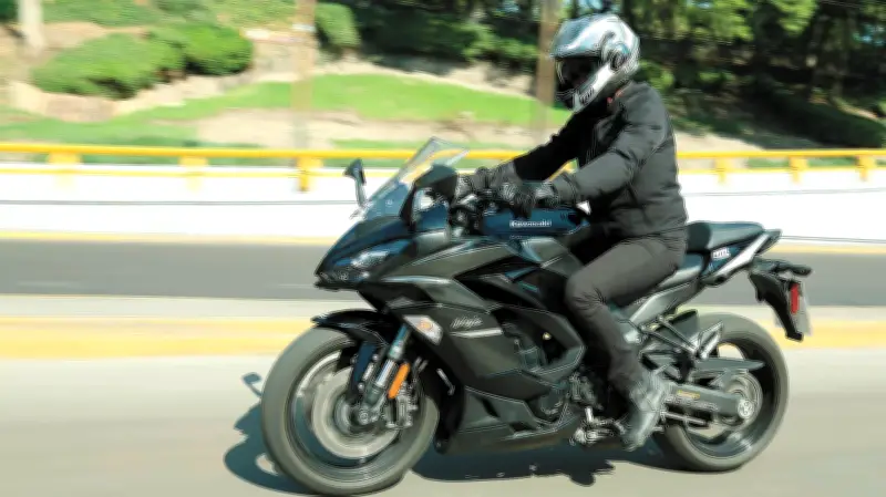 Profeco llama a revisión a casi 700 motos Kawasaki por fallas en motor