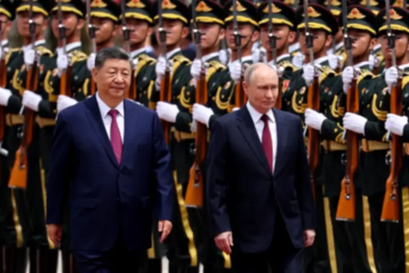 Putin y Xi se reúnen en ceremonia de bienvenida en Beijing