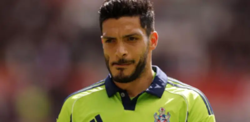 Raúl Jiménez negocia su regreso al Wolverhampton antes que al América