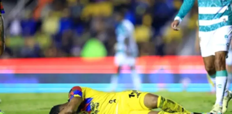 Raúl Zúñiga fuera de la Liguilla por fractura de clavícula